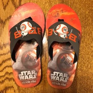 Boys Star Wars flip flop sandals